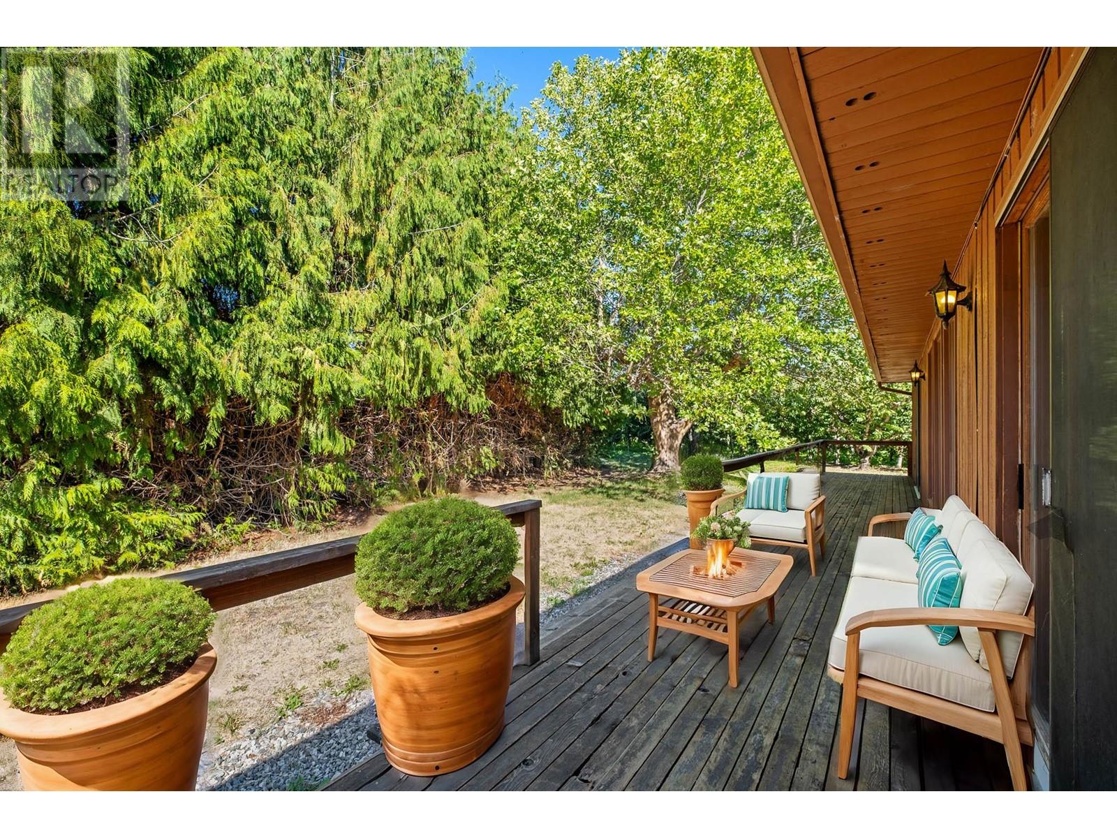 4977 Elliott Avenue, Peachland