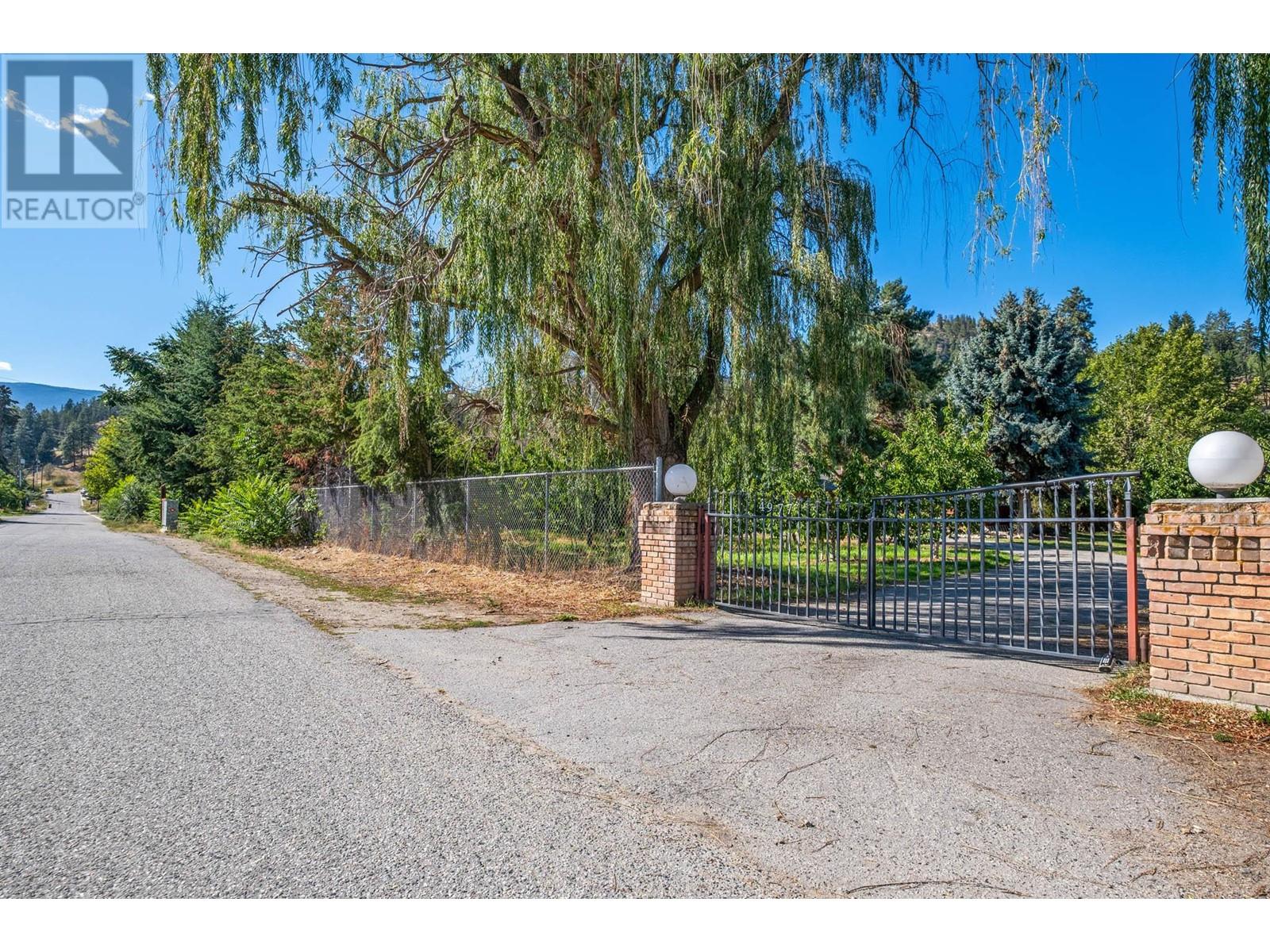 4977 Elliott Avenue, Peachland