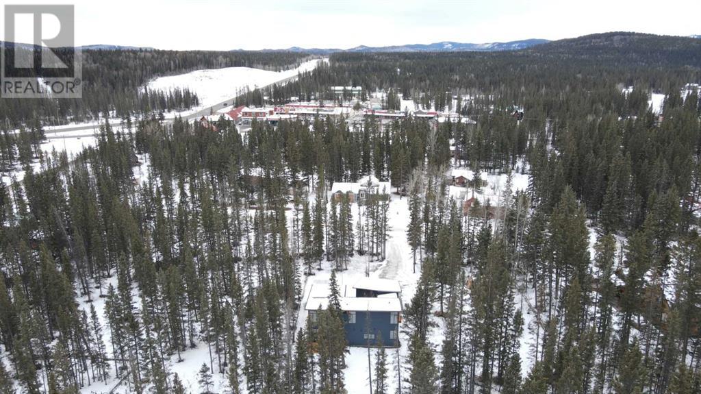 12 Spruce Avenue, Bragg Creek
