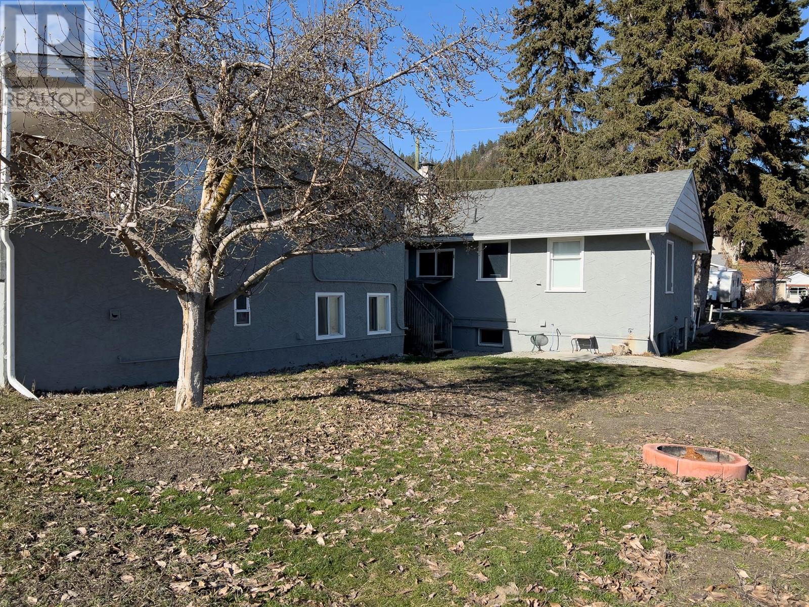 5028 Elliott Avenue, Peachland