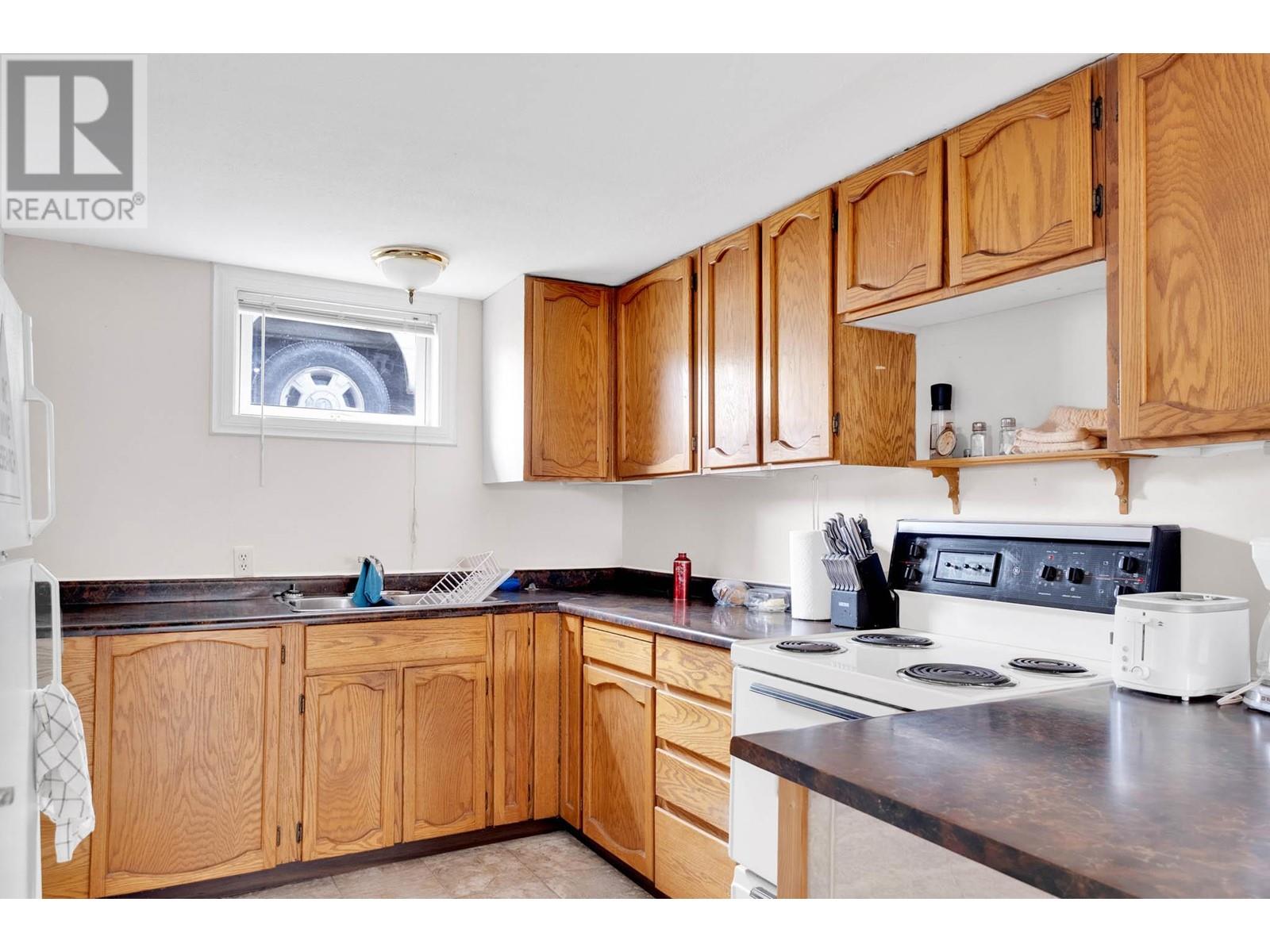 5028 Elliott Avenue, Peachland