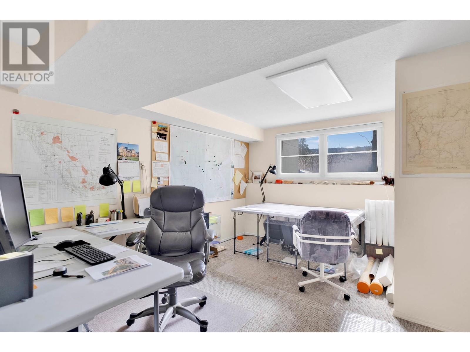 5028 Elliott Avenue, Peachland