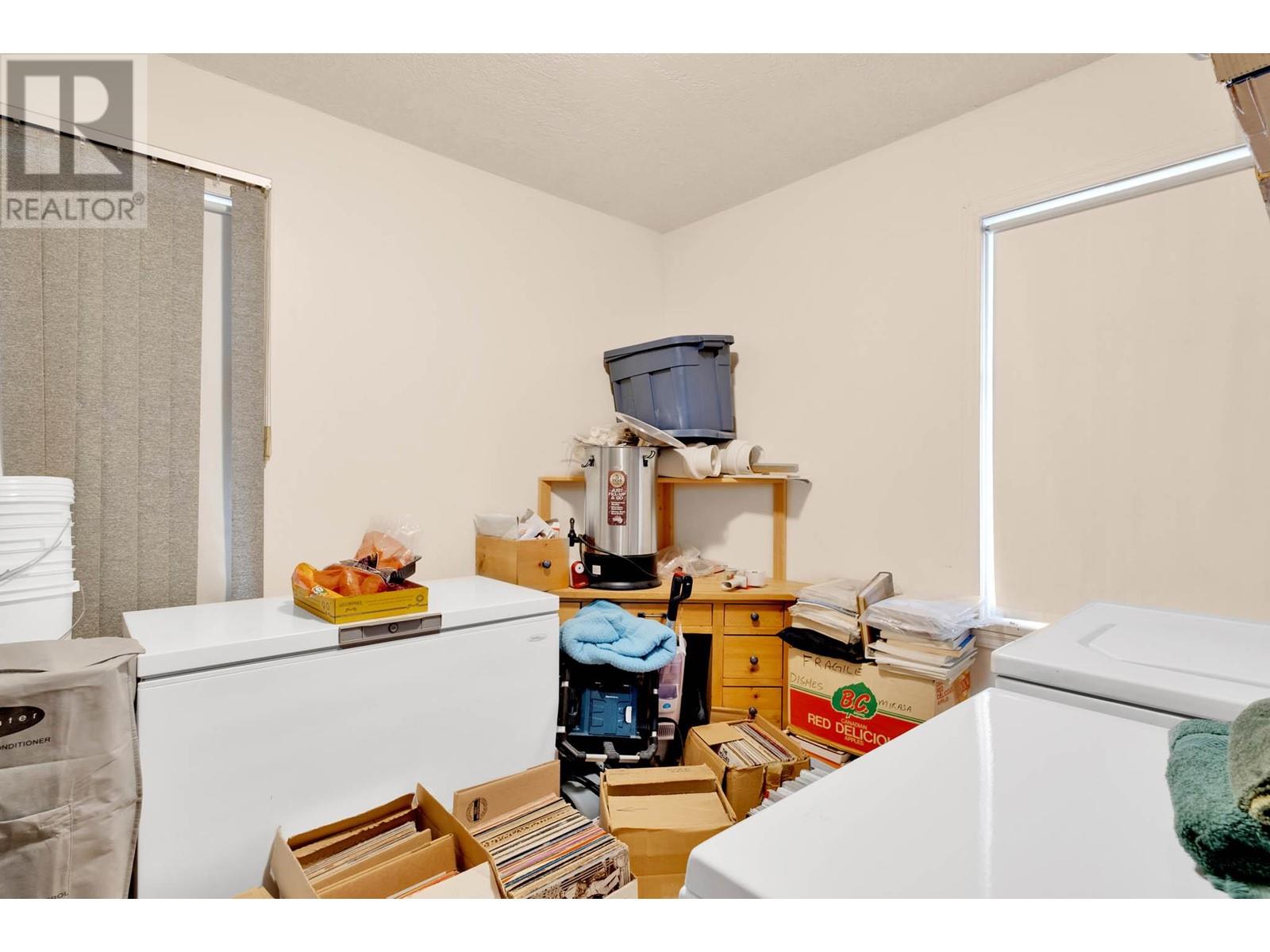 5028 Elliott Avenue, Peachland