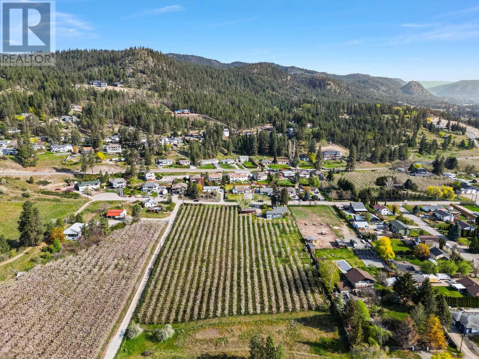 5028 Elliott Avenue, Peachland