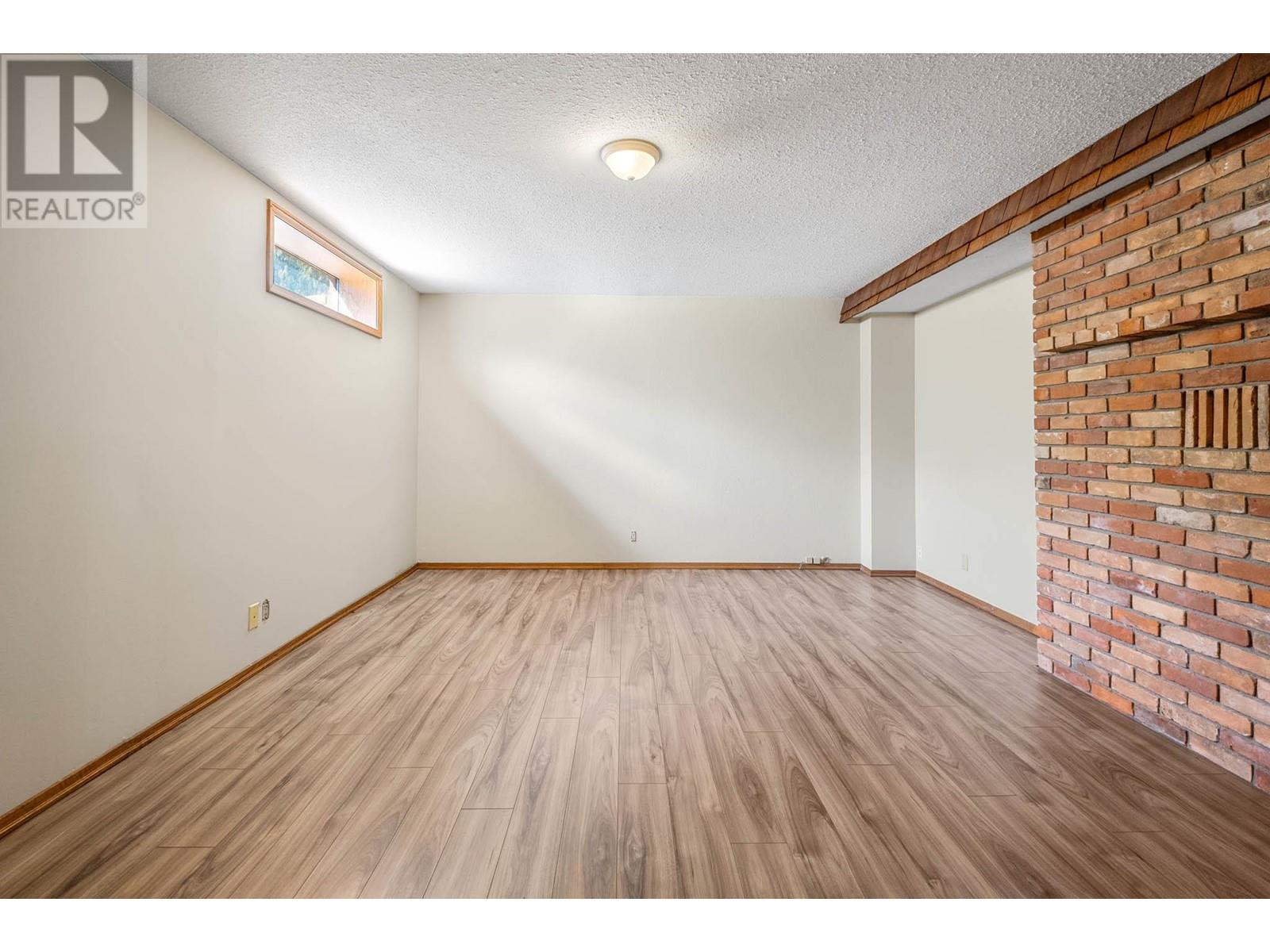  4977 Elliott Avenue, Peachland