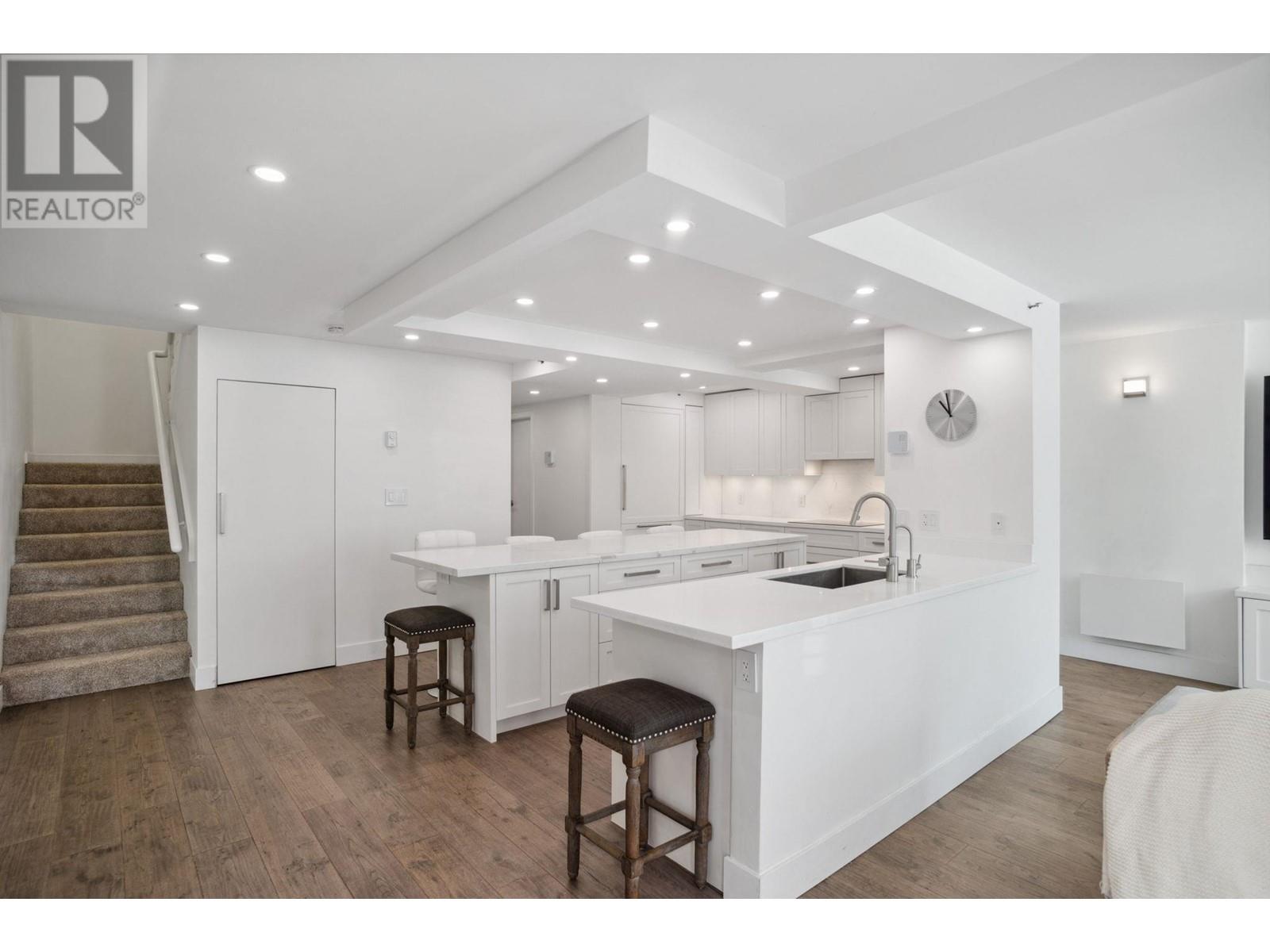 Photo 9 of T 14 1501 Howe Street, Vancouver BC