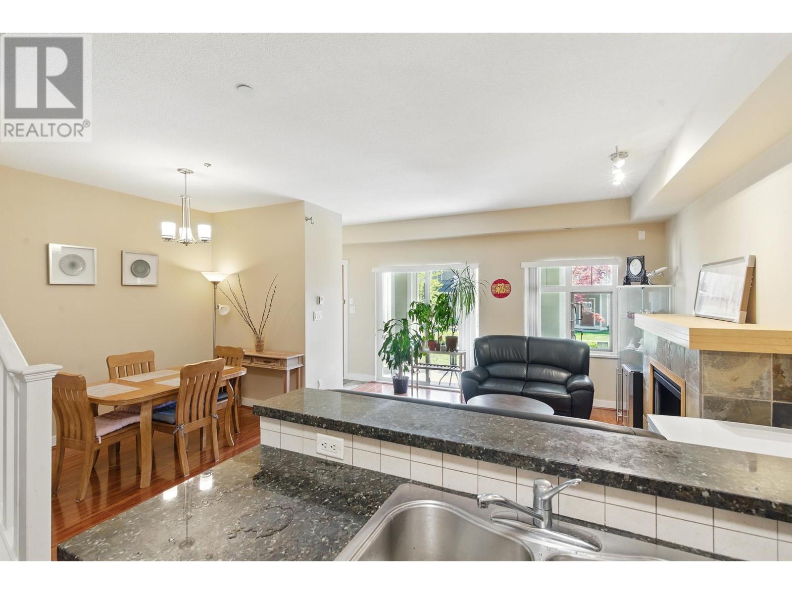 Photo 13 of 45 7388 Macpherson Avenue, Burnaby BC