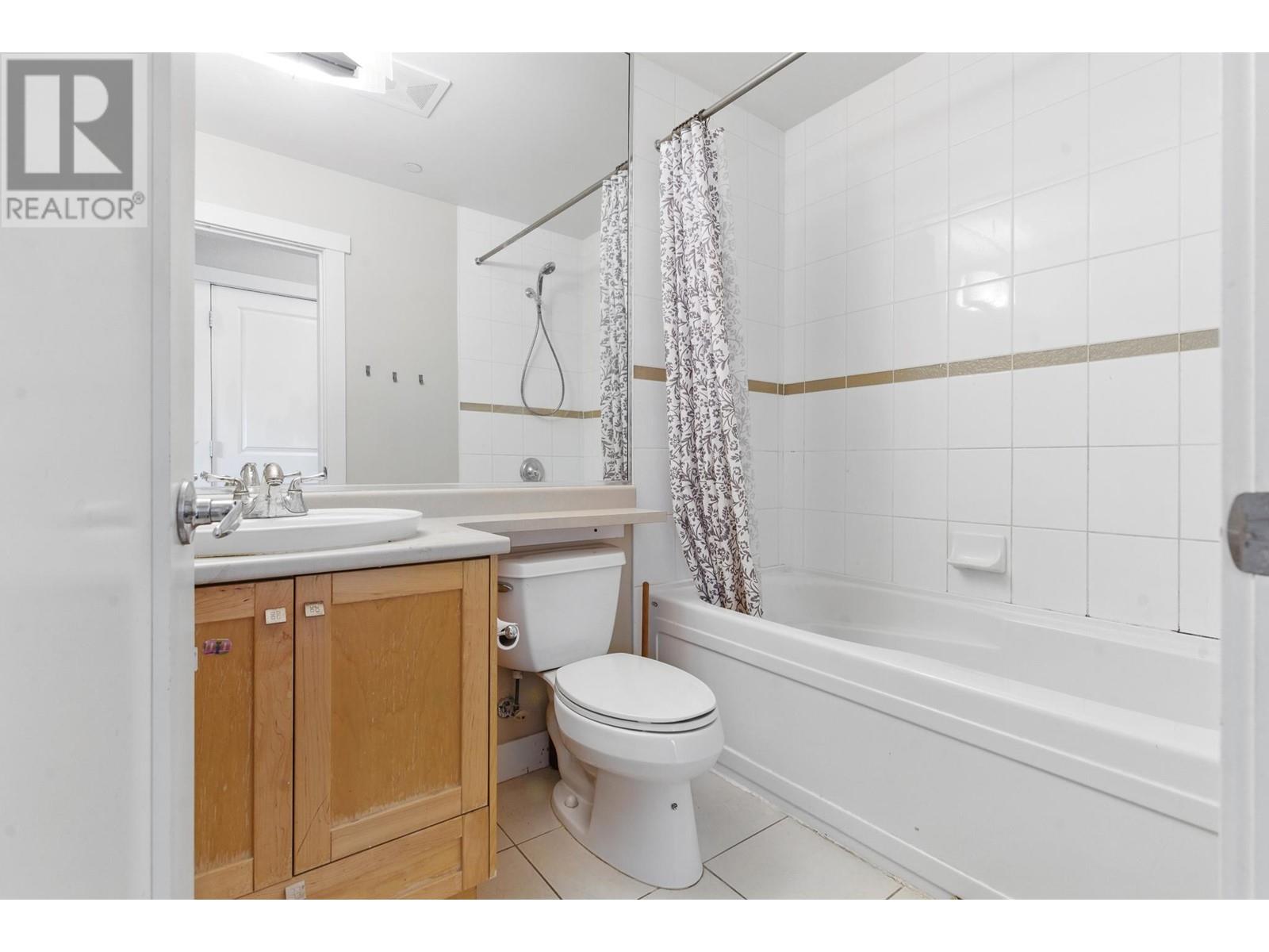 Photo 18 of 45 7388 Macpherson Avenue, Burnaby BC