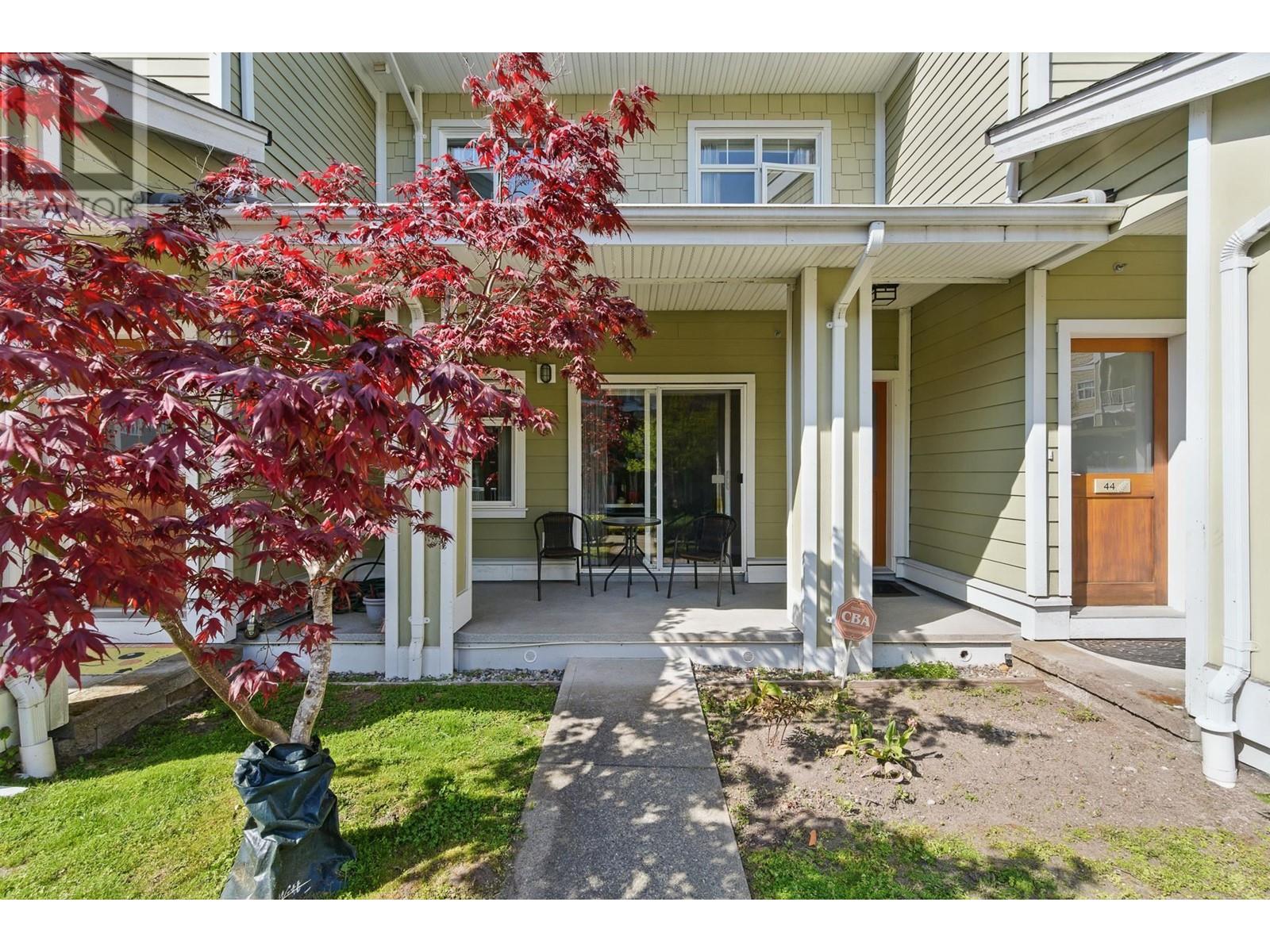 Photo 3 of 45 7388 Macpherson Avenue, Burnaby BC