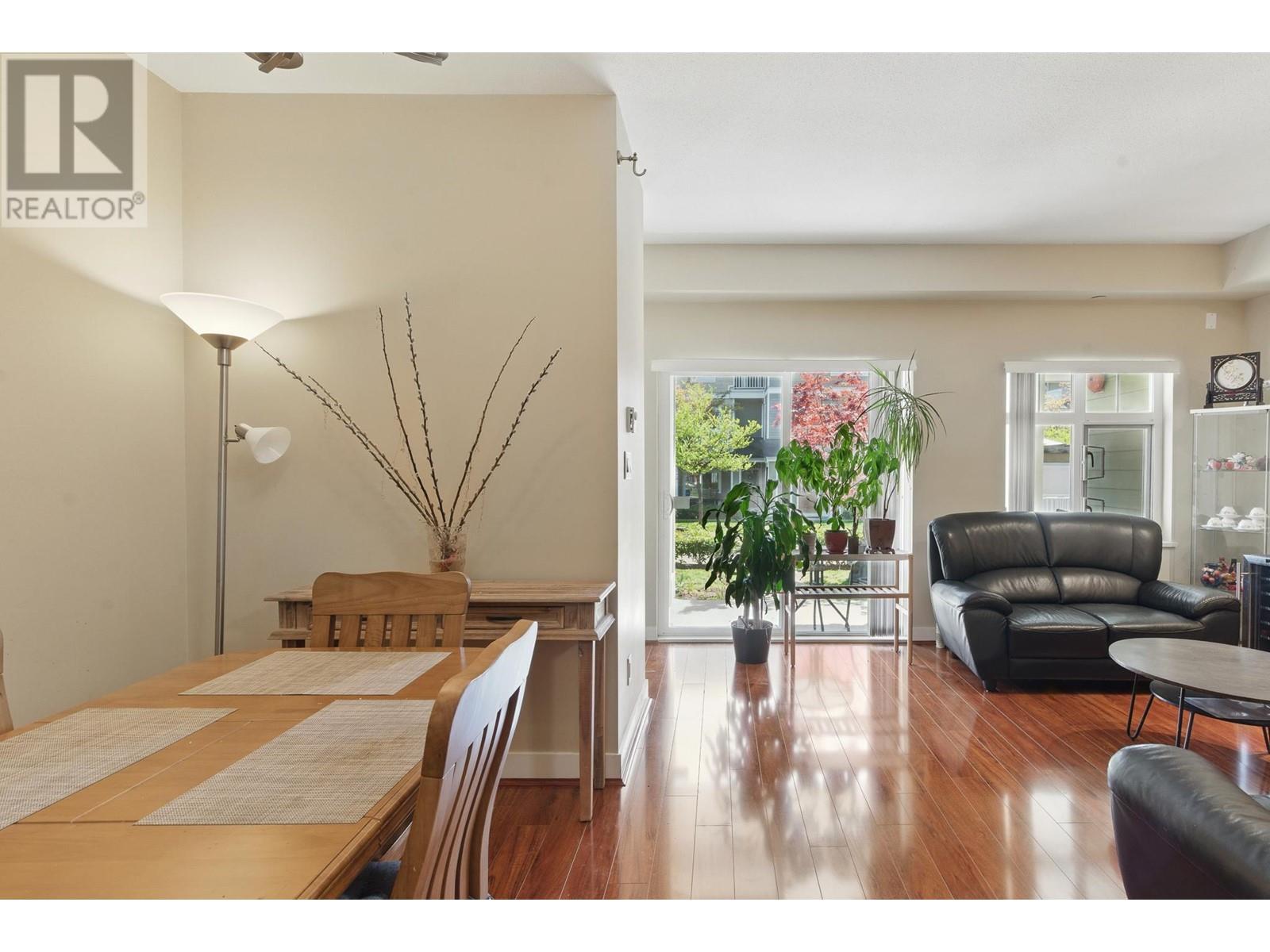 Photo 6 of 45 7388 Macpherson Avenue, Burnaby BC