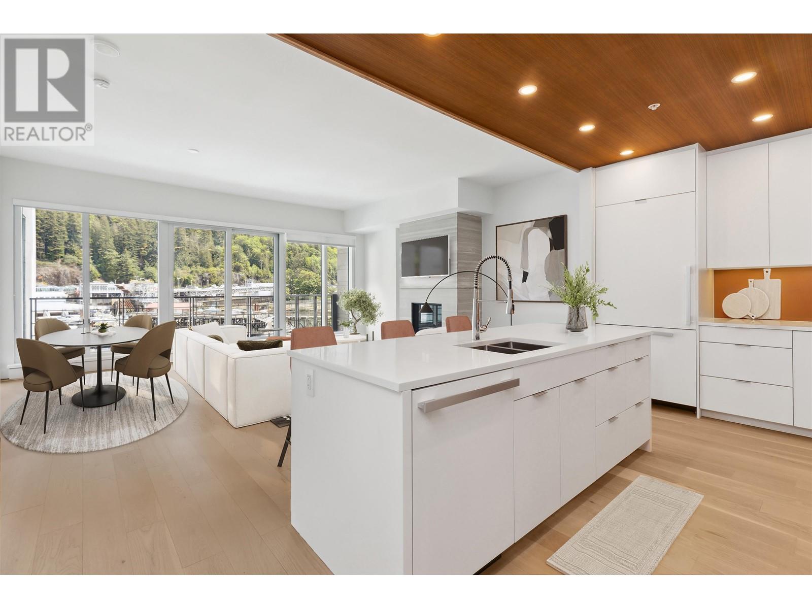 203 6707 NELSON AVENUE, West Vancouver