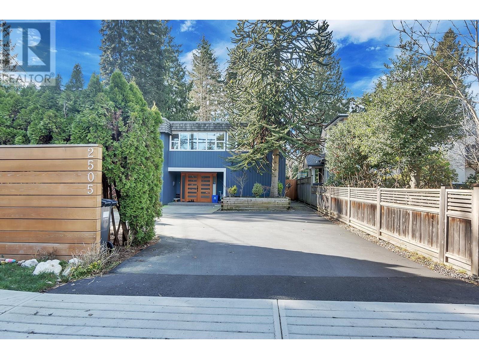 2505 WILLIAM AVENUE, North Vancouver