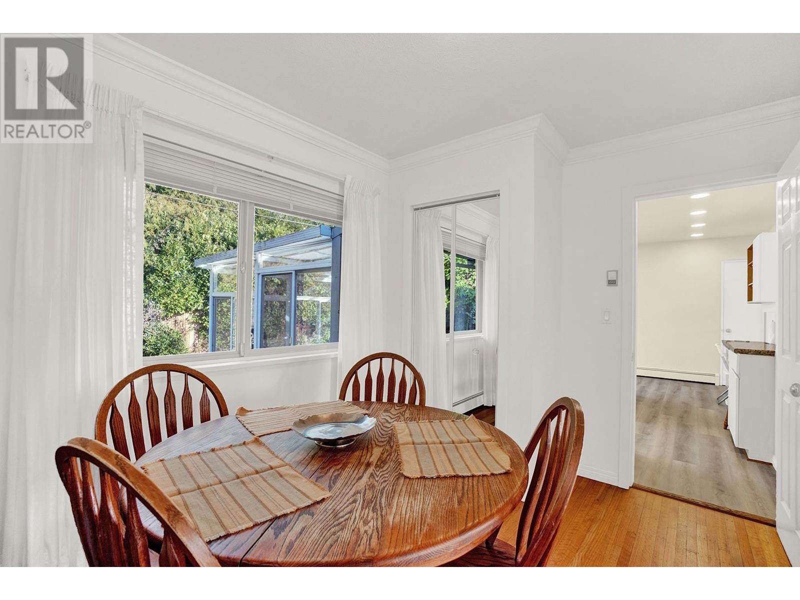 638 ELSTREE PLACE, North Vancouver