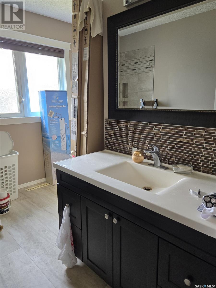 Photo 17 of 314 Milden Street, Conquest SK