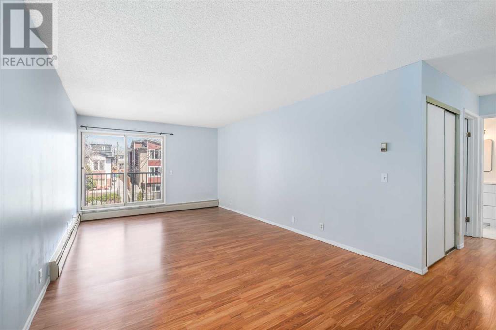 Single Family House for Sale in    Avenue SW Windsor Park Calgary 