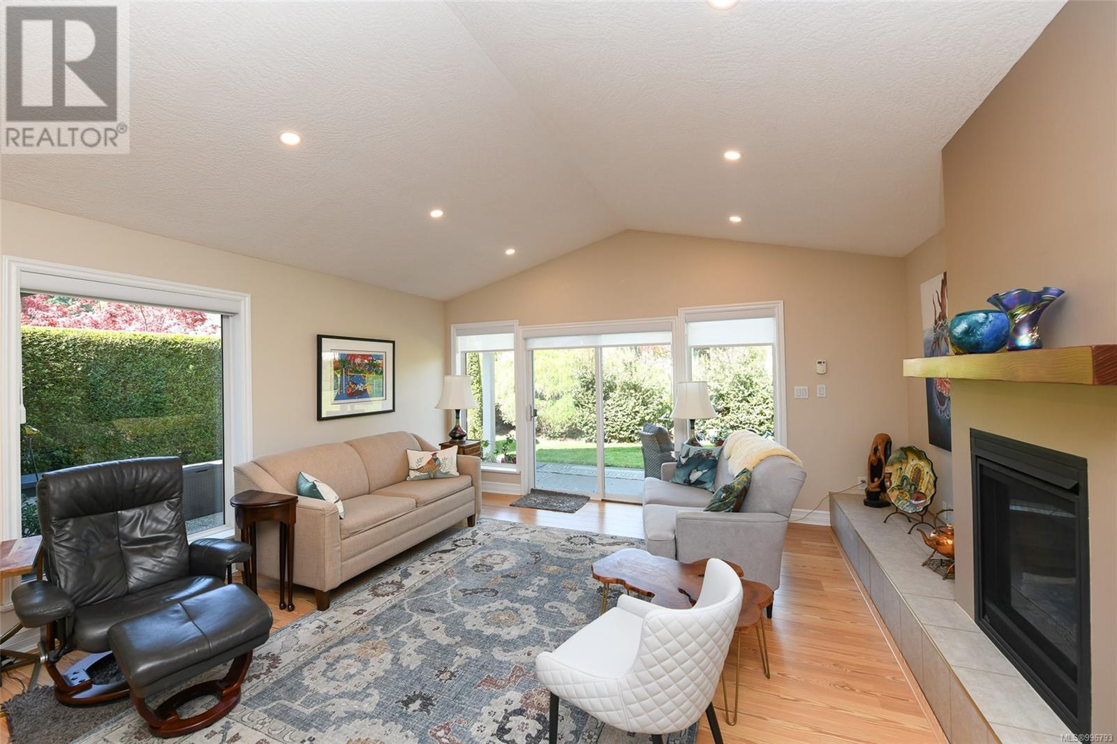 21 351 Church St, Comox