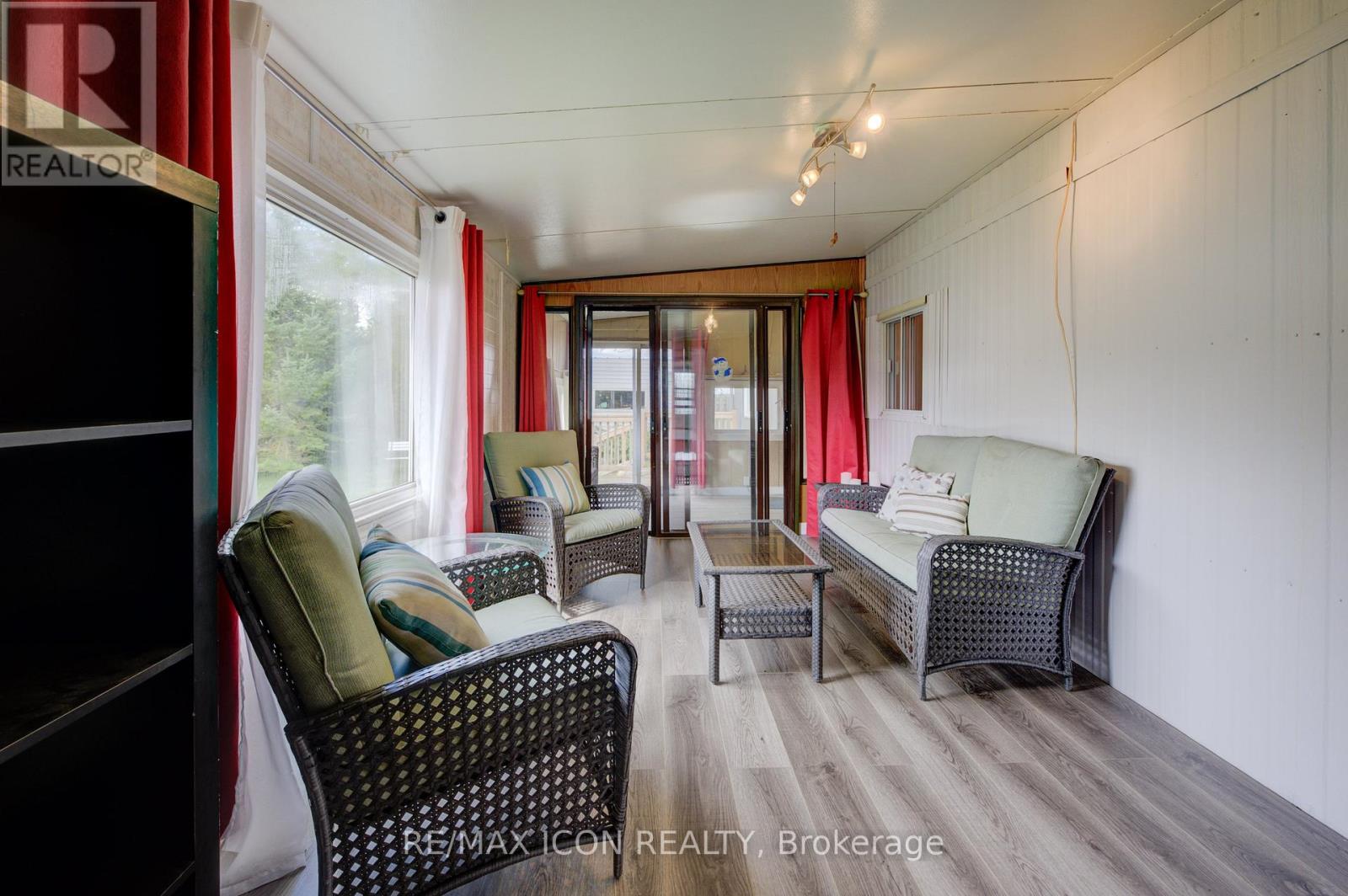 Photo 16 of 25 Grand Vista Crescent, Wellington North ON