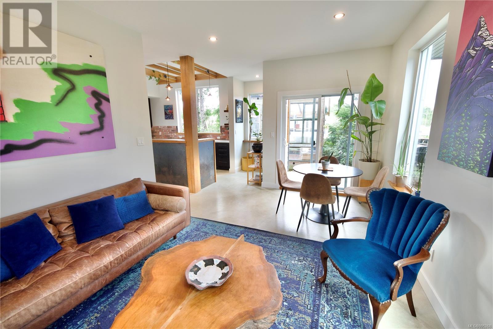 623 Yew Wood Rd, Tofino