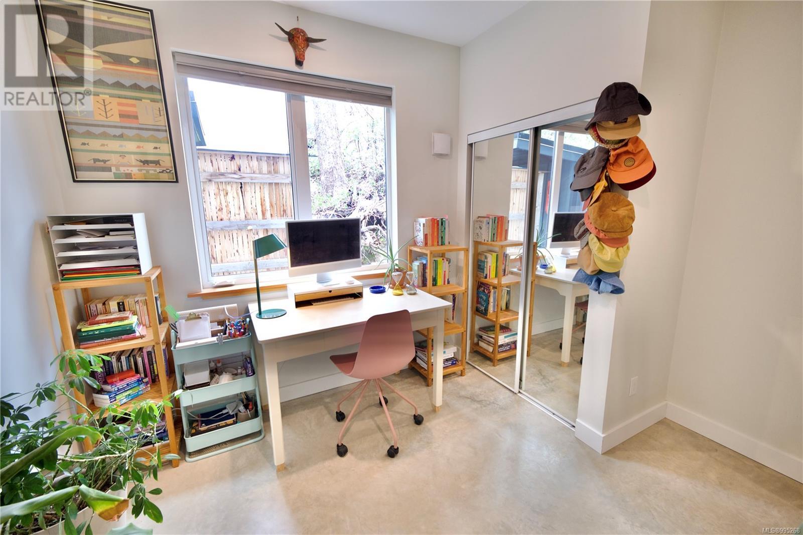 623 Yew Wood Rd, Tofino