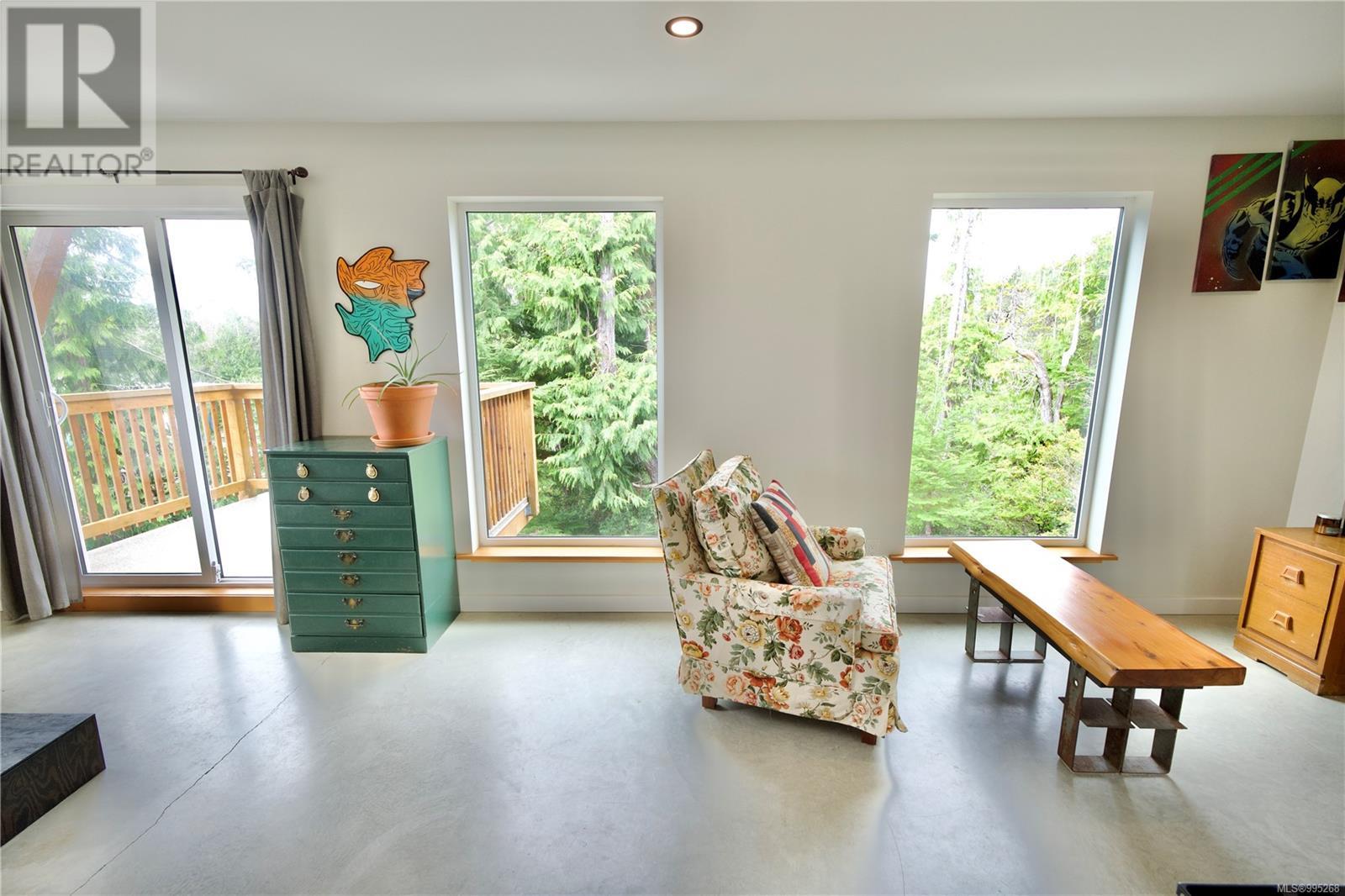 623 Yew Wood Rd, Tofino