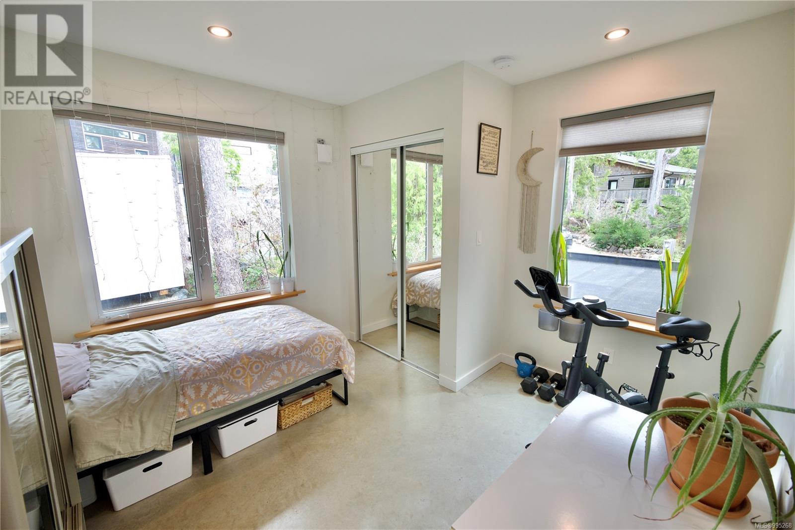 623 Yew Wood Rd, Tofino