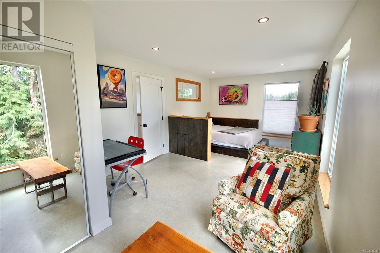 623 Yew Wood Rd, Tofino