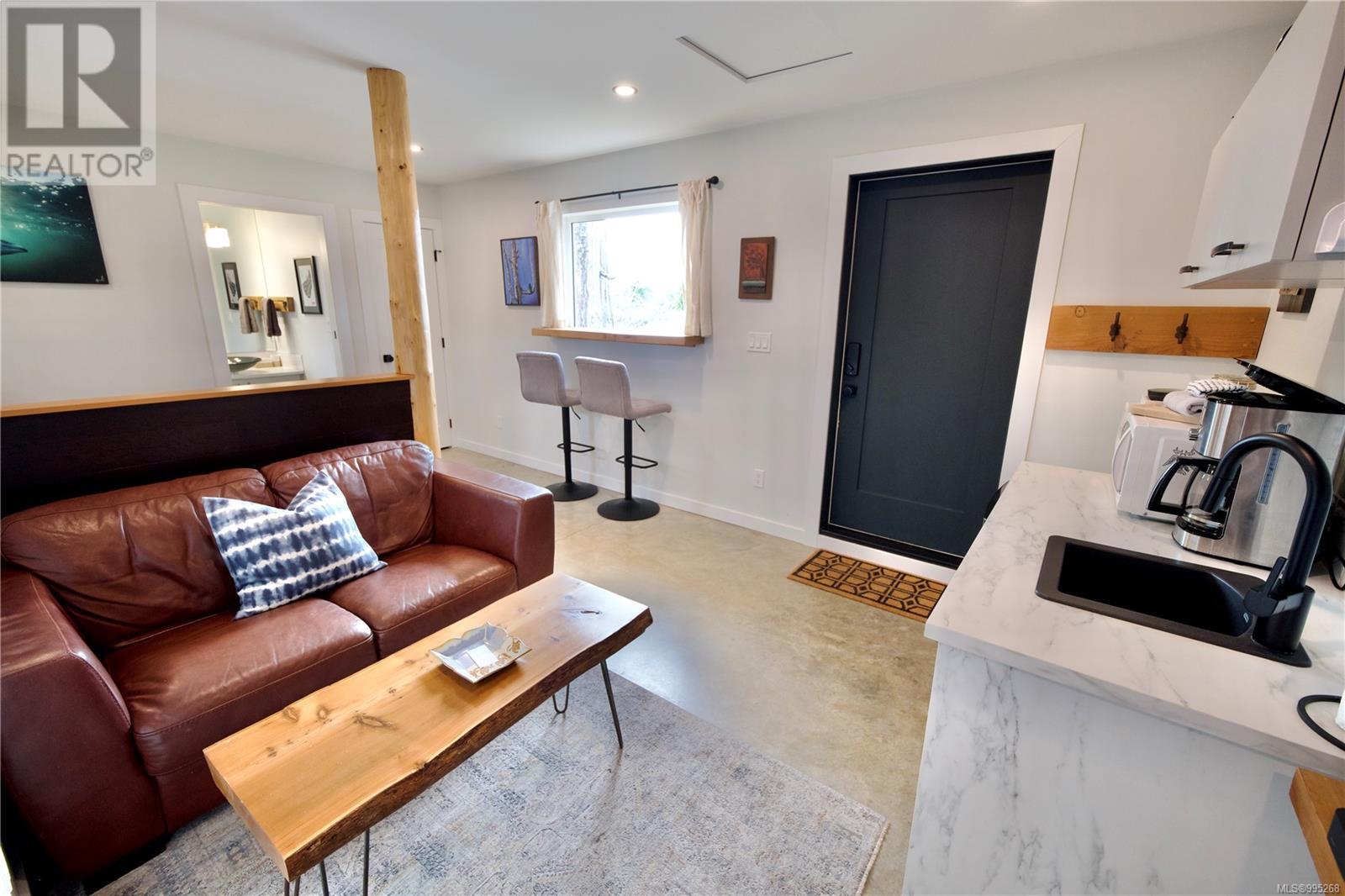 623 Yew Wood Rd, Tofino