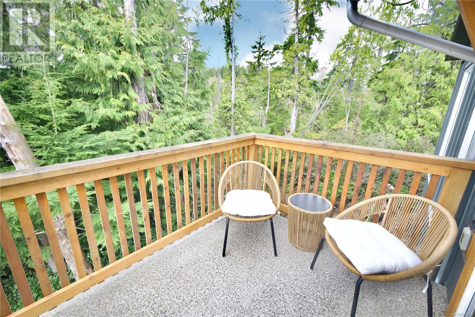 623 Yew Wood Rd, Tofino