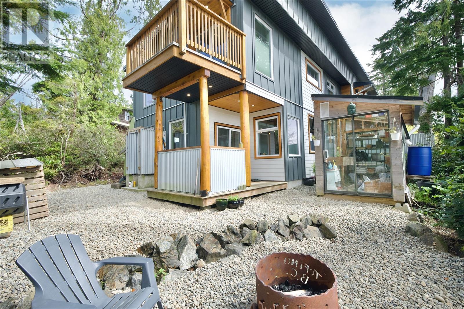623 Yew Wood Rd, Tofino