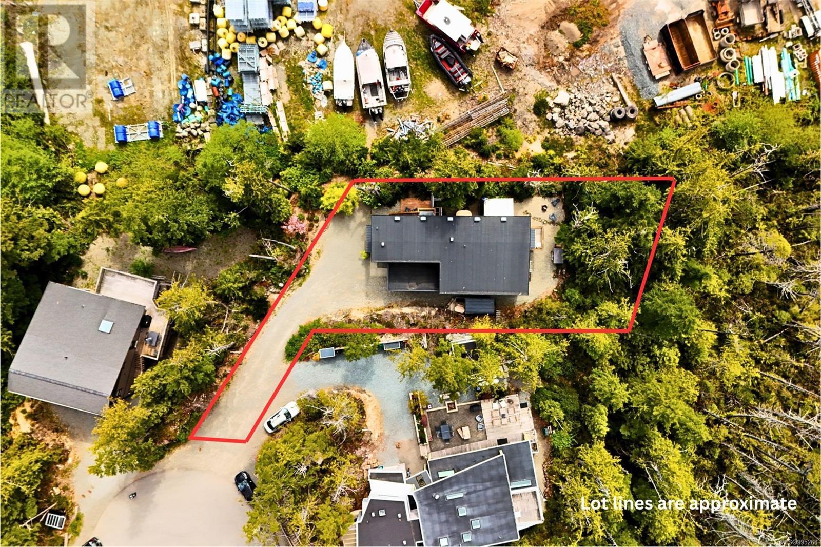 623 Yew Wood Rd, Tofino