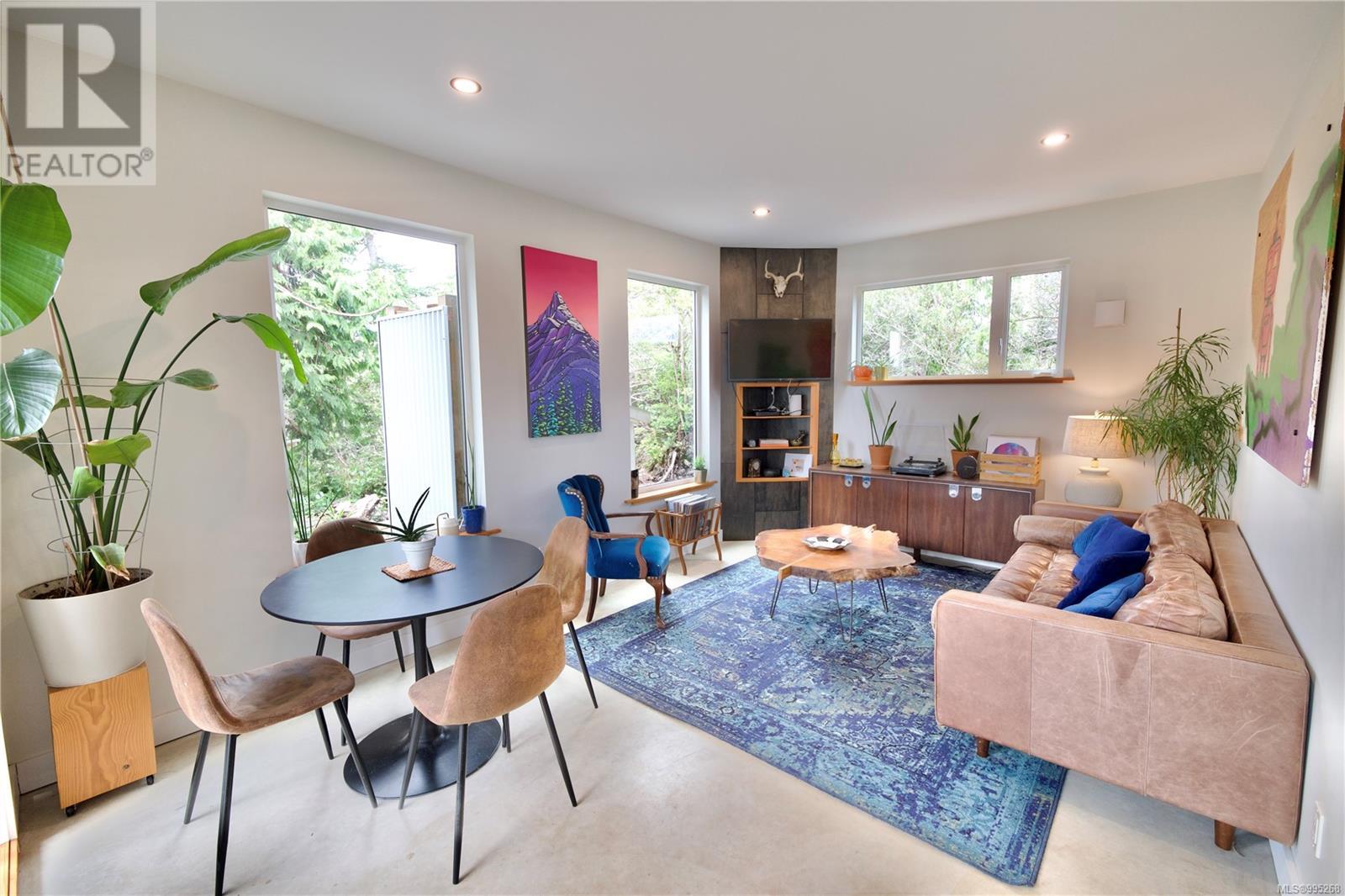 623 Yew Wood Rd, Tofino
