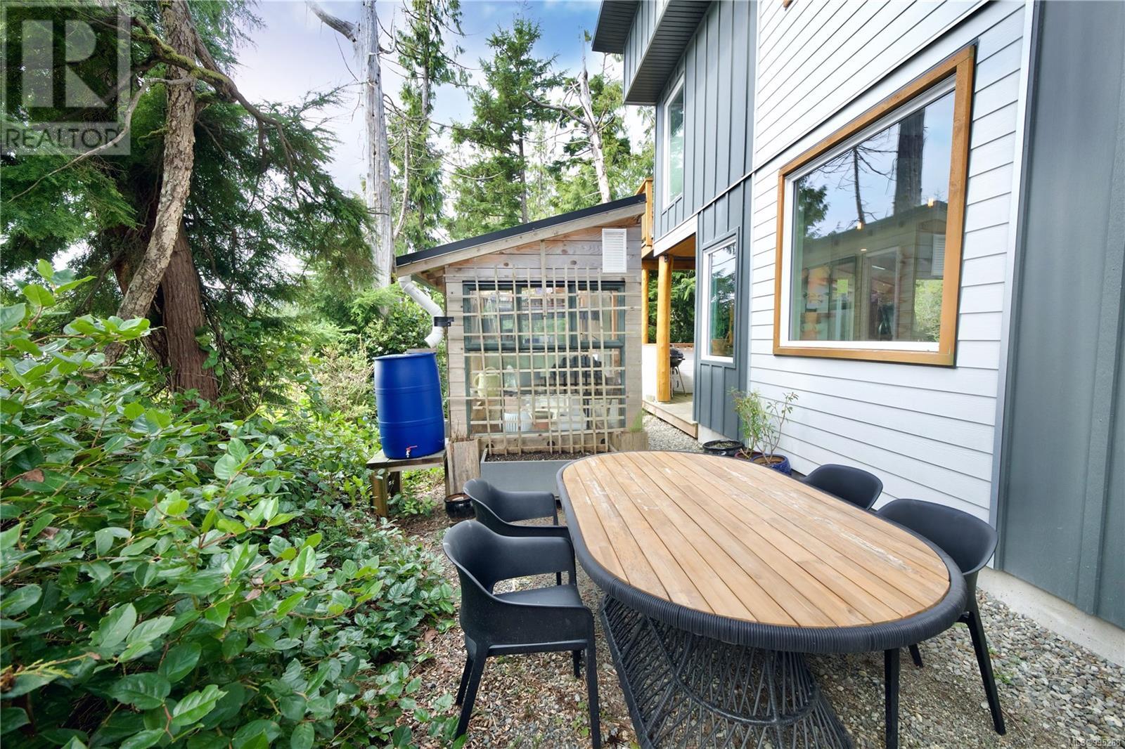 623 Yew Wood Rd, Tofino