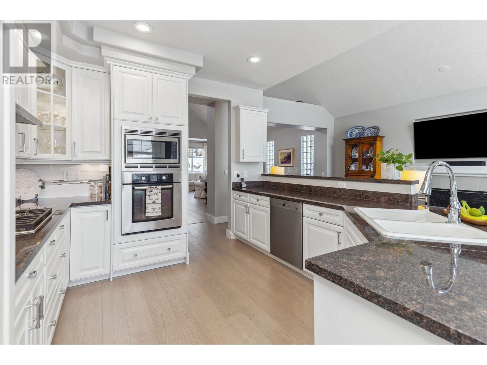 1 5110 ALDERFEILD PLACE, West Vancouver