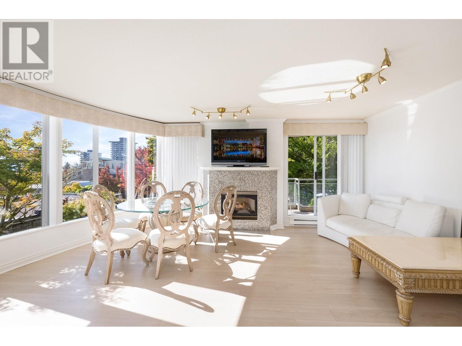 201 588 16TH STREET, West Vancouver real estate listing R2970780