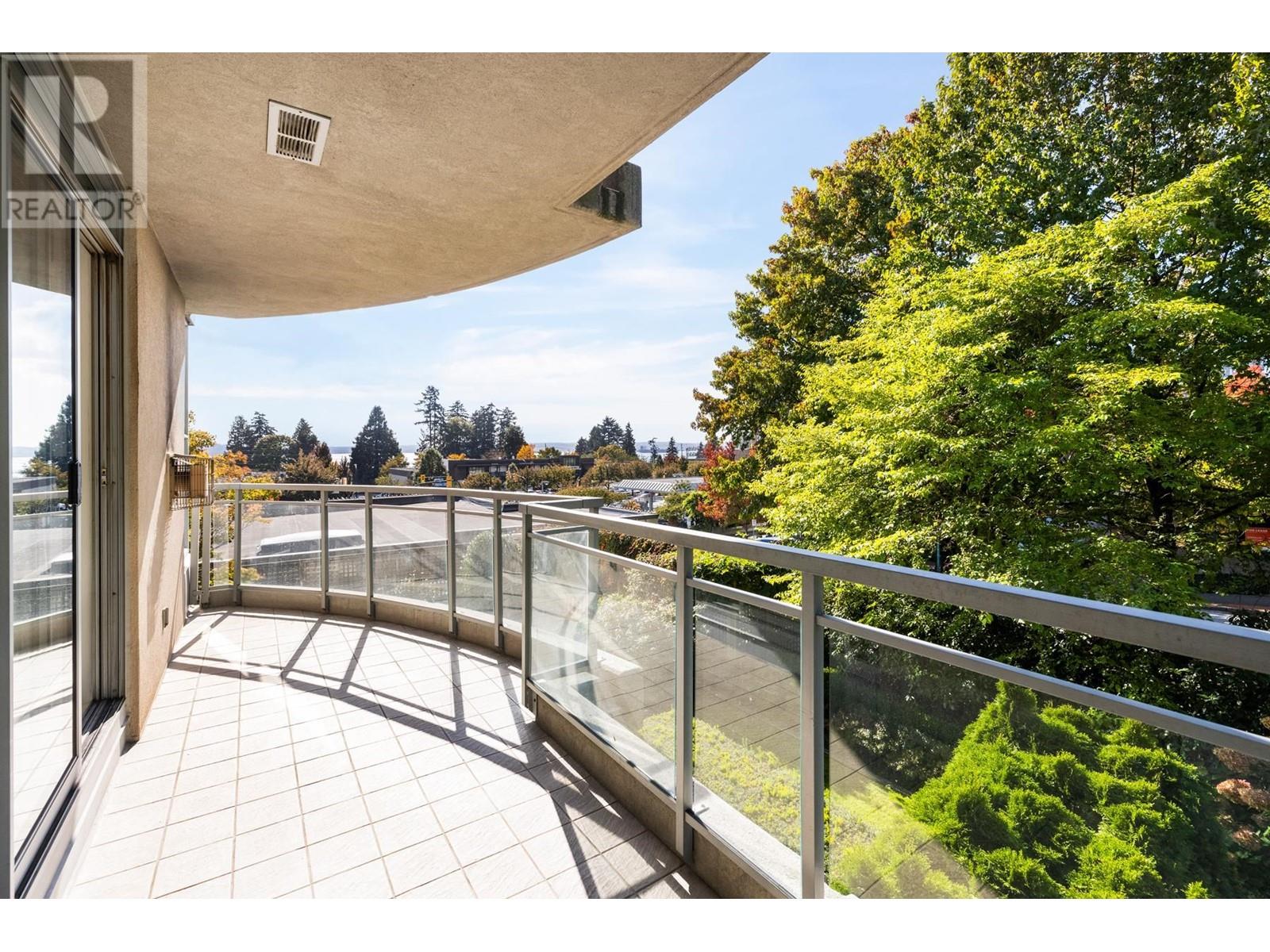201 588 16TH STREET, West Vancouver real estate listing R2970780