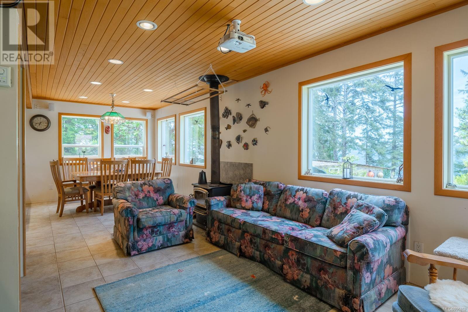 100 Mathers Lane, Bamfield