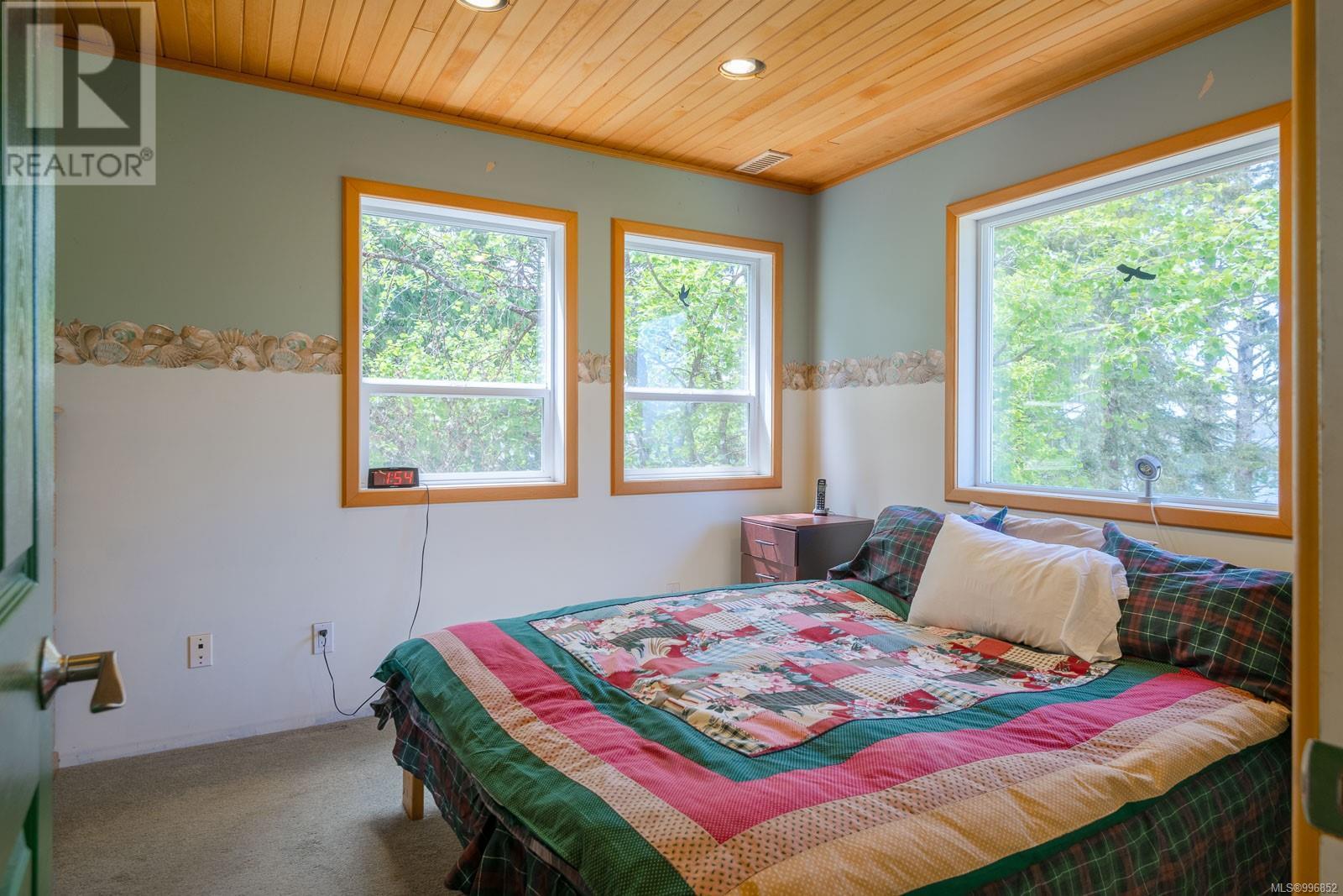 100 Mathers Lane, Bamfield