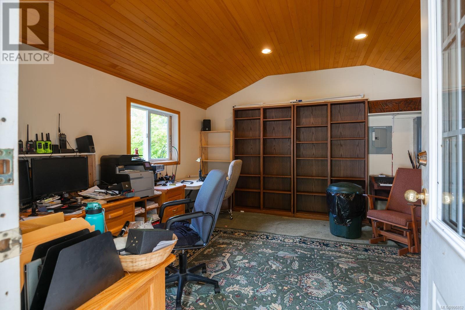 100 Mathers Lane, Bamfield