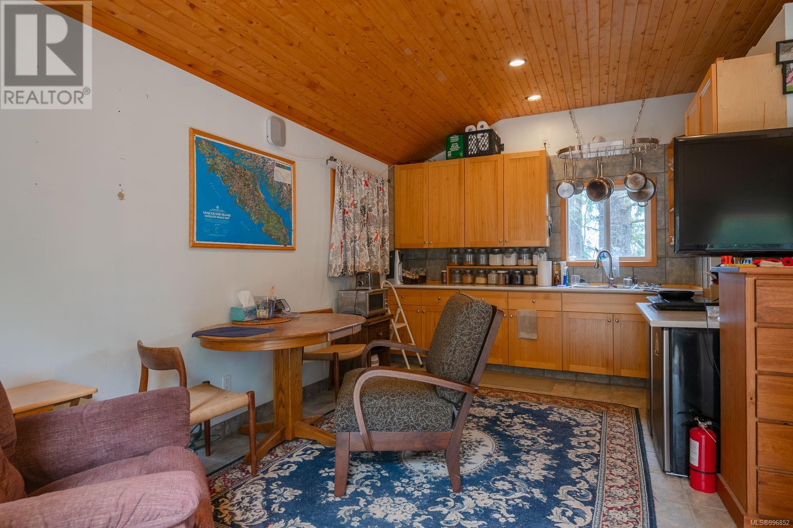 100 Mathers Lane, Bamfield