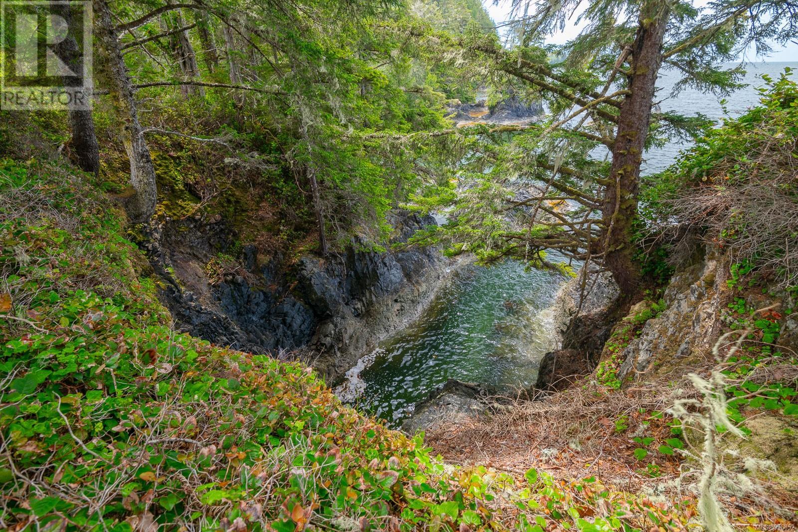 100 Mathers Lane, Bamfield