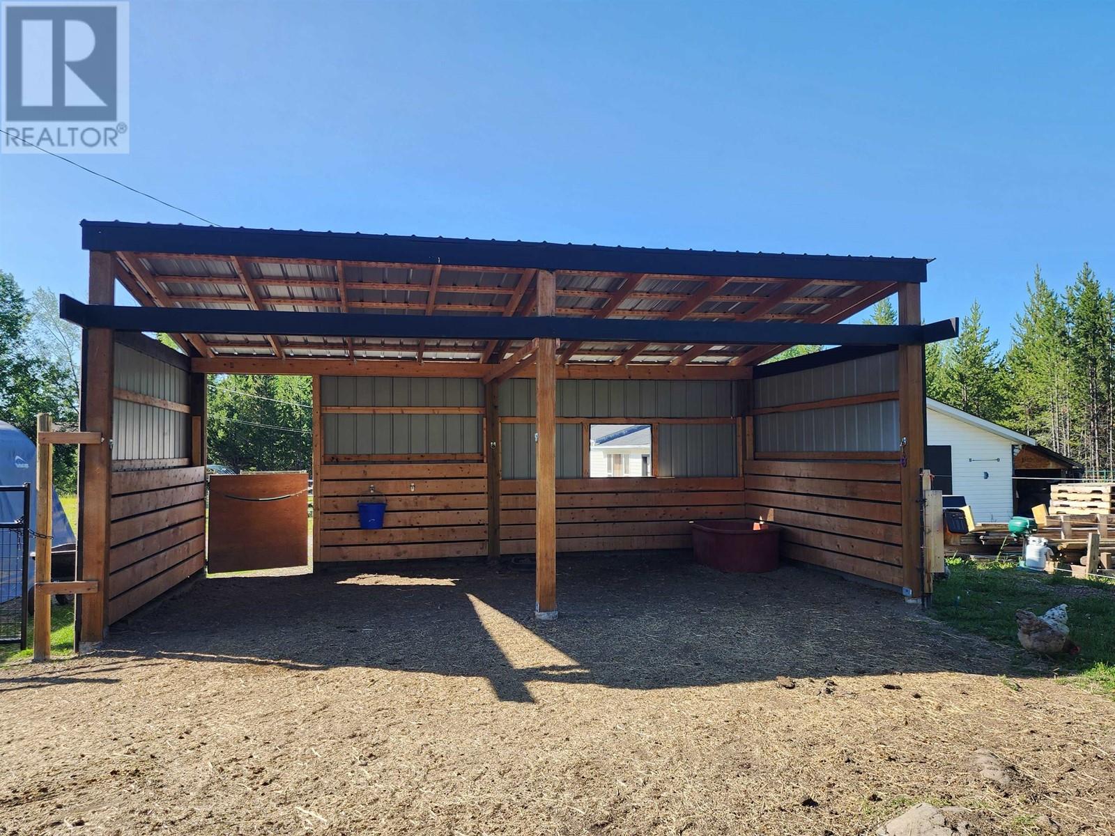 6813 SWELANDER ROAD, 100 Mile House