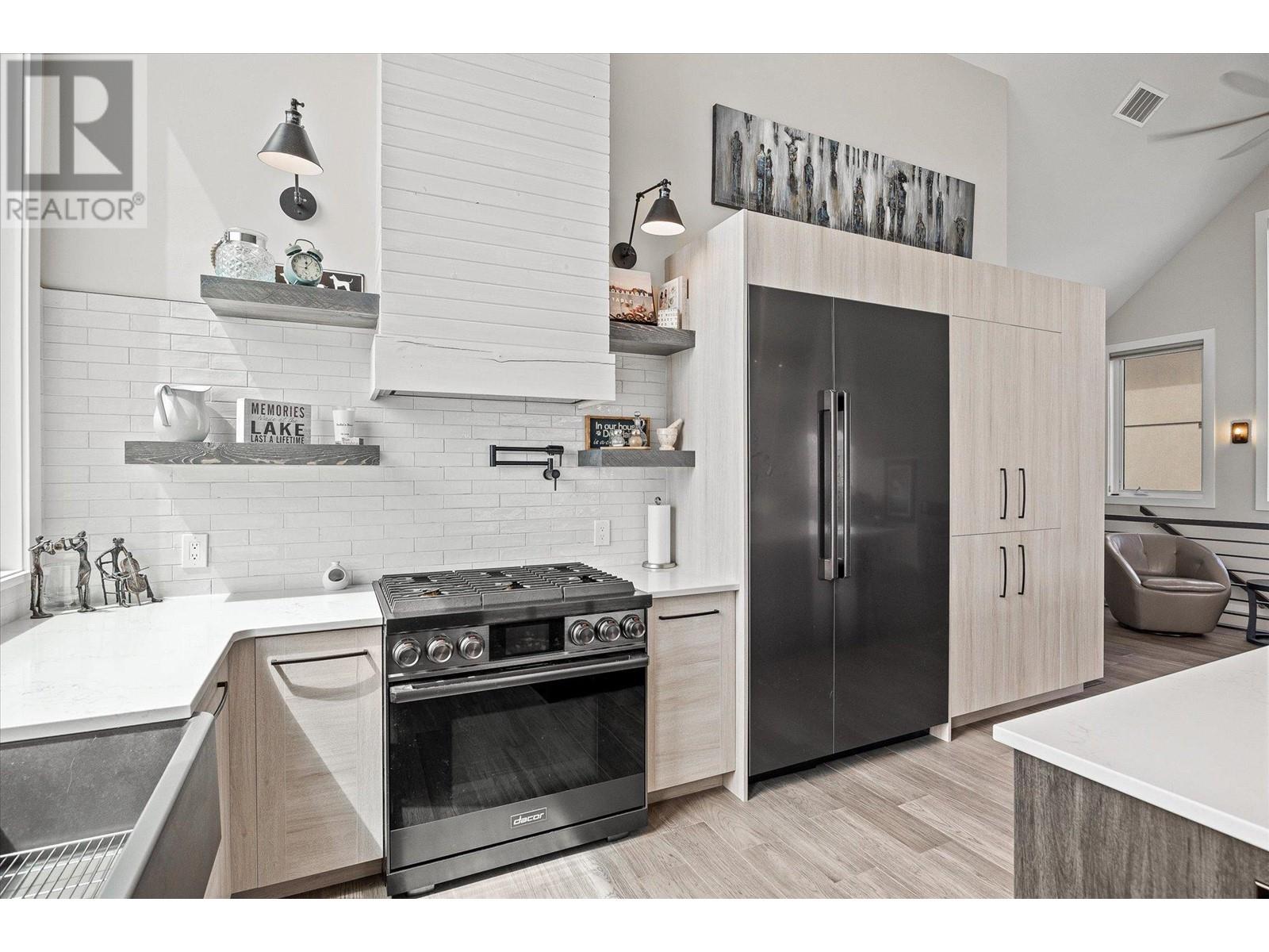 22 901 Westside Road South, West Kelowna