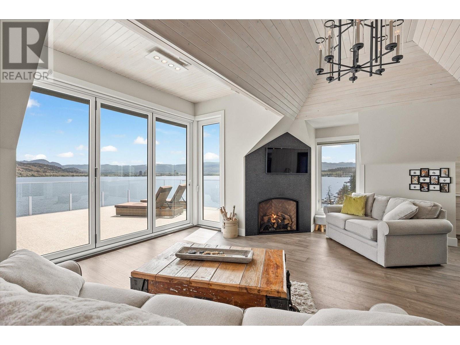 22 901 Westside Road South, West Kelowna