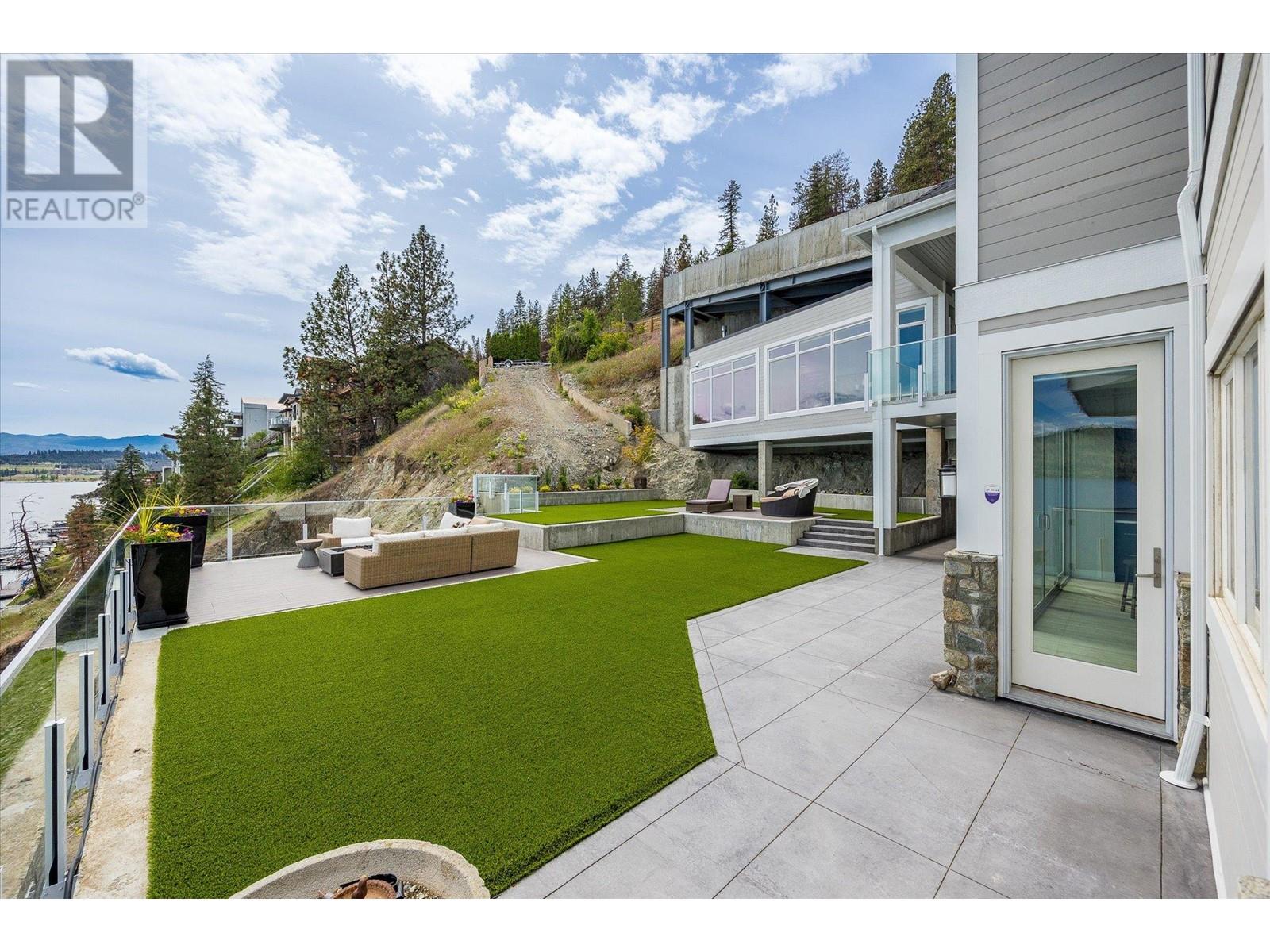 22 901 Westside Road South, West Kelowna