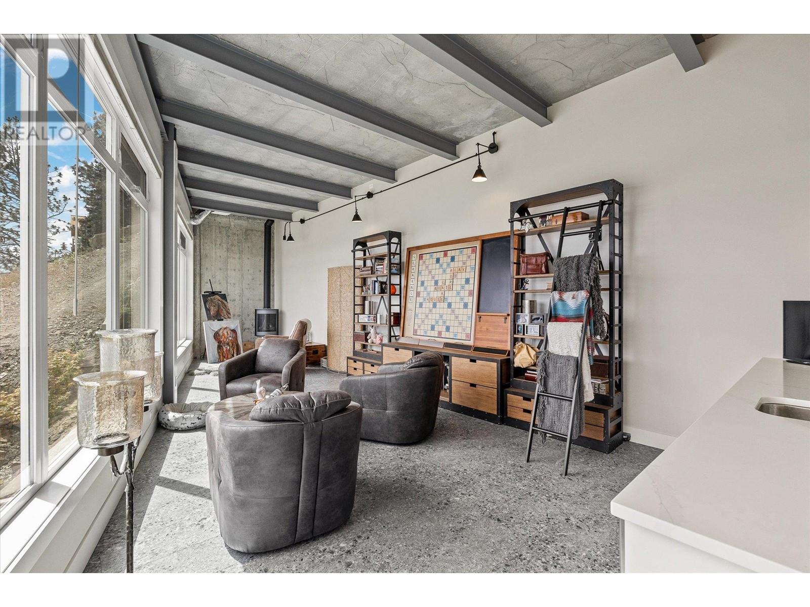 22 901 Westside Road South, West Kelowna
