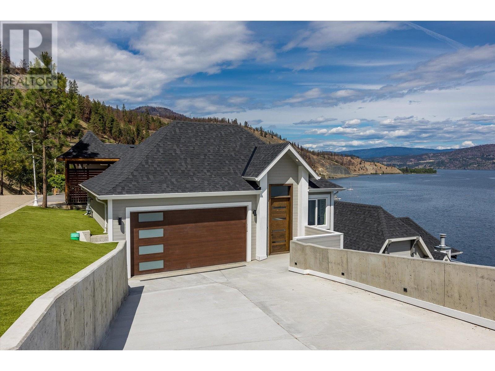 22 901 Westside Road South, West Kelowna