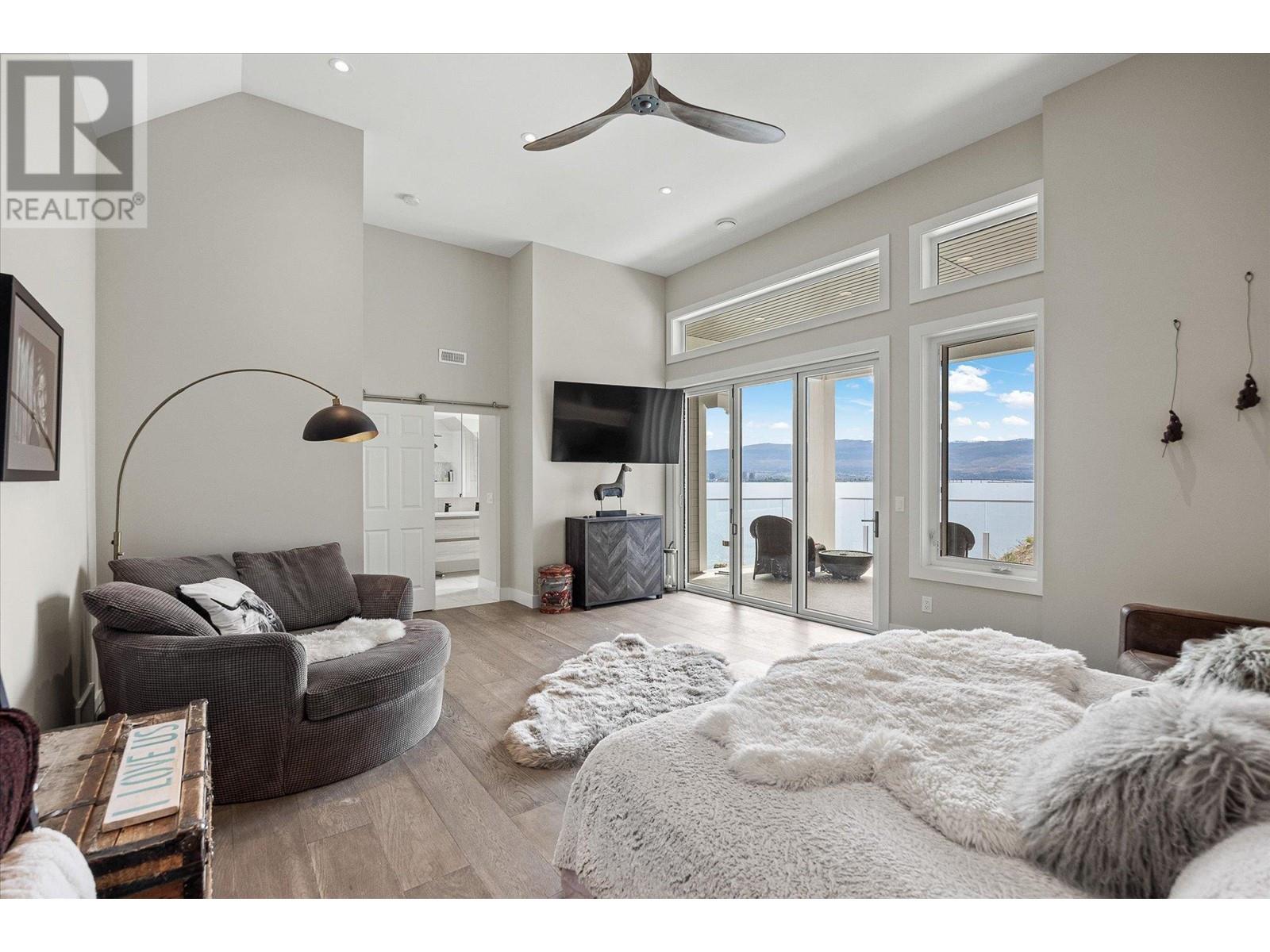 22 901 Westside Road South, West Kelowna