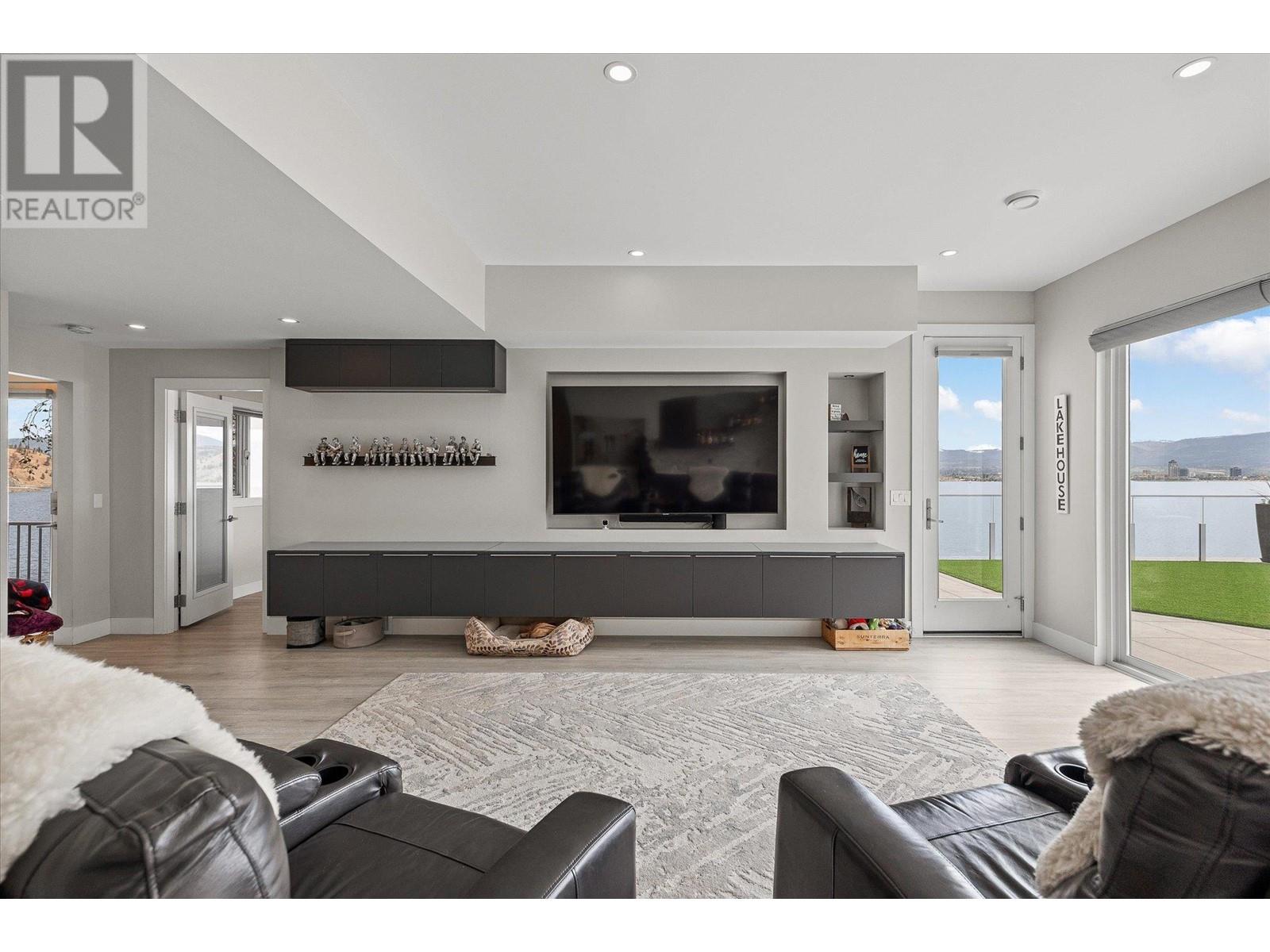 22 901 Westside Road South, West Kelowna