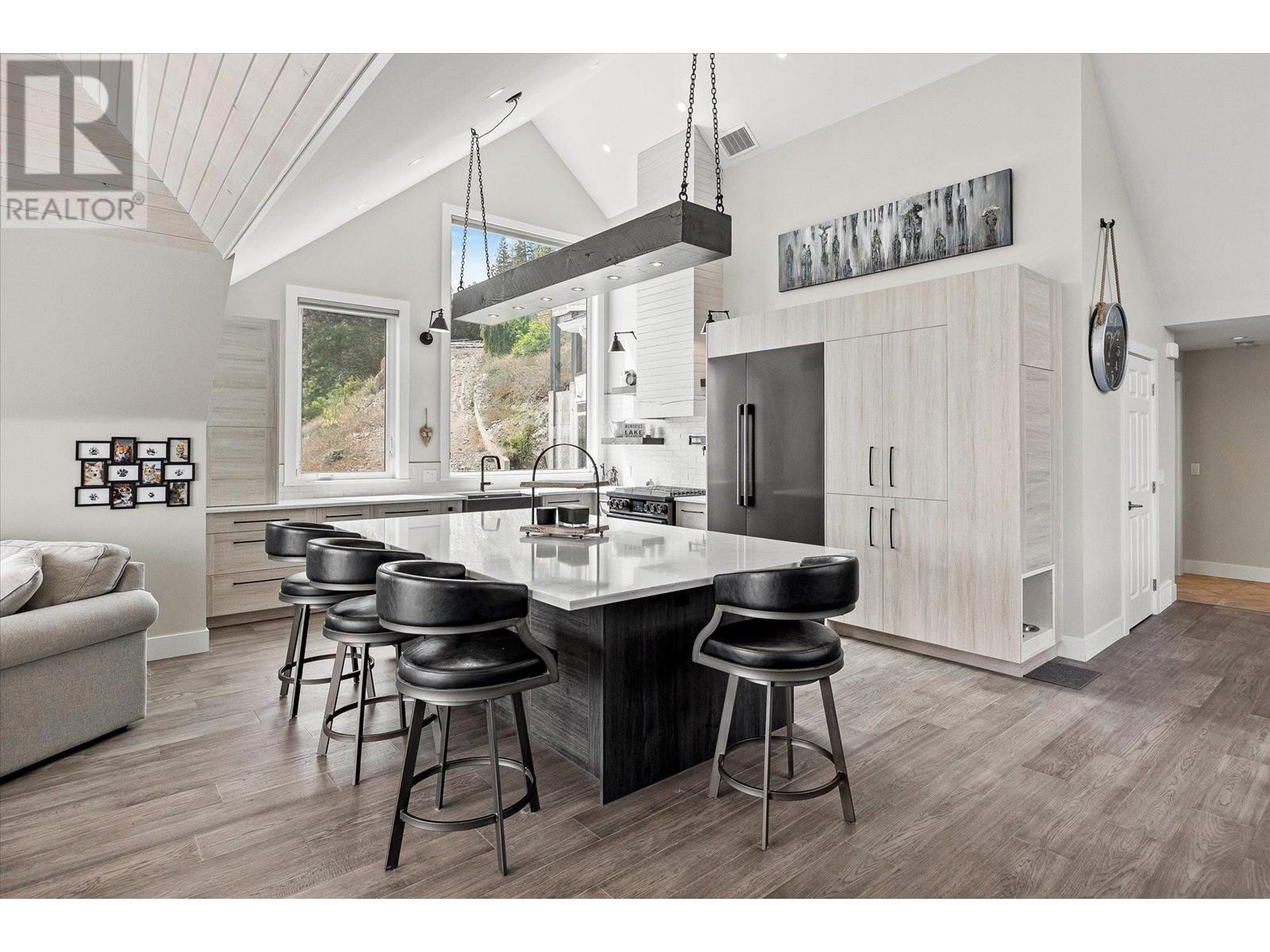 22 901 Westside Road South, West Kelowna