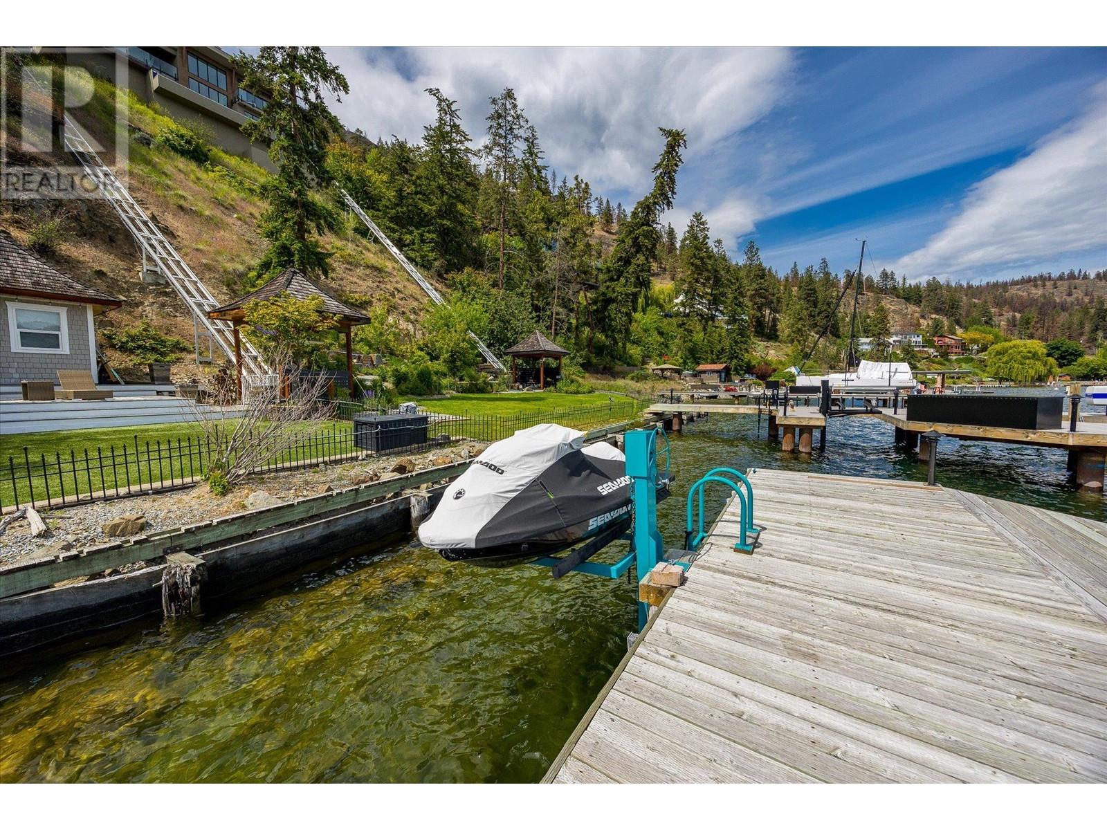 22 901 Westside Road South, West Kelowna